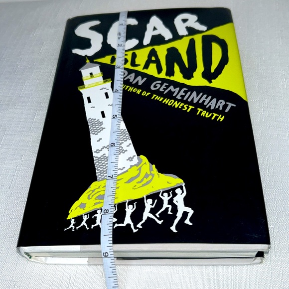 Scar Island Children’s Chapter Book 📖 Best Book of the Month - Picture 4 of 9